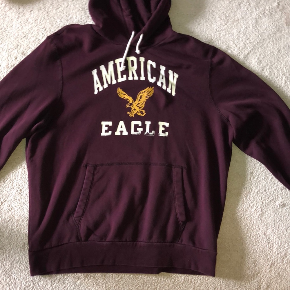 maroon American Eagle sweatshirt